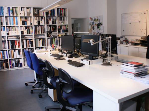 Kreative Bürogemeinschaft im ruhigen Hinterhof in Köln-Sülz — Bild 4