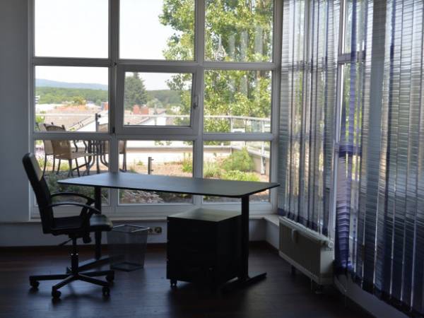 Moderne Bürogemeinschaft und Büroräume in Friedrichsdorf-Seulberg — Bild 2