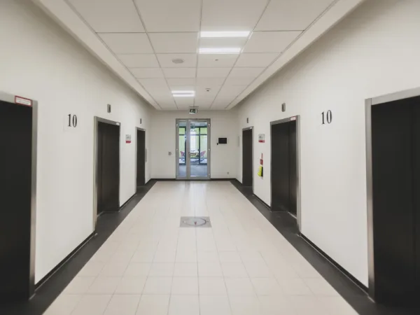 Abschließbares Büro in Jena (Kolba) – Helle Bürogemeinschaft mit Turmblick im Zentrum Jenas — Bild 7