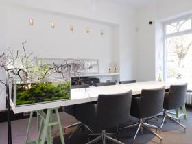 Kleiner Büroraum im schönem Innenarchitekten-Atelier