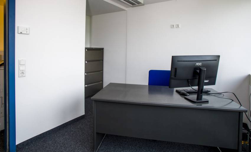 Zentrale Bürogemeinschaft mit Balkon in Stuttgart-Neue Vorstadt