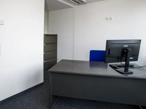 Abschließbares Büro in Stuttgart (Neue Vorstadt) – Zentrale Bürogemeinschaft mit Balkon in Stuttgart-Neue Vorstadt — Bild 2