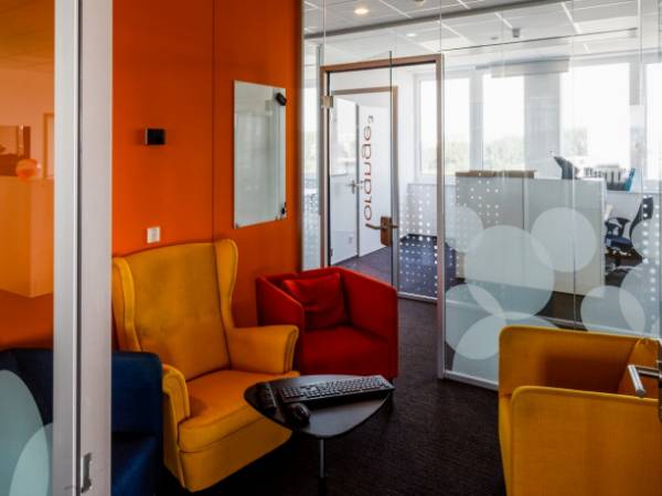 Helle und modern ausgestattete Arbeitsplätze in tollem Neubau — Bild 6