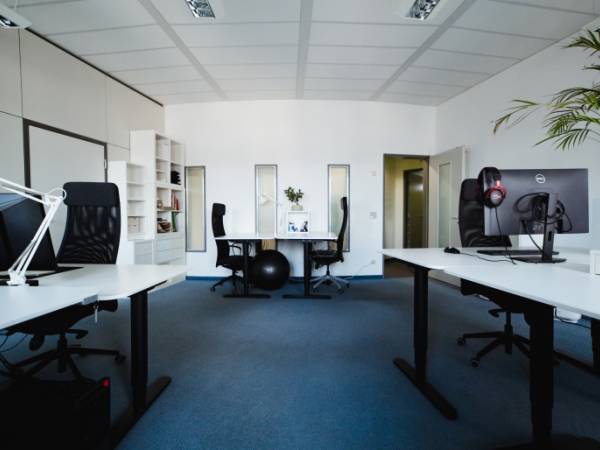 Moderner Coworking Space & Büros im Turm in Jena Zentrum — Bild 8