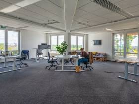 Helles Büro mit Meeting-Raum und Dachterasse in Reinickendorf