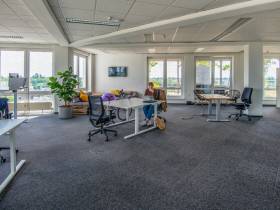 Helles Büro mit Meeting-Raum und Dachterasse in Reinickendorf