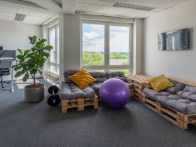 Helles Büro mit Meeting-Raum und Dachterasse in Reinickendorf