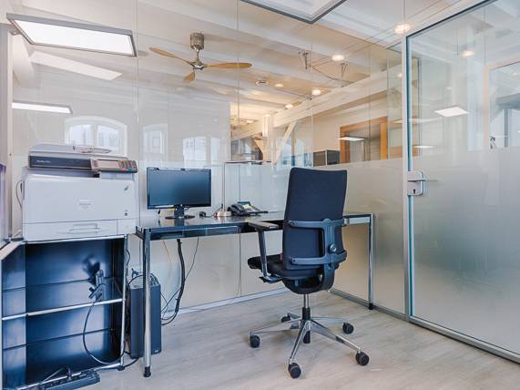 Abschließbares Büro in Hamburg (Altstadt) – Abschließbarer Büroraum in Bürogemeinschaft in Hamburg-Altstadt — Bild 1