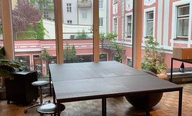 Moderne Bürogemeinschaft mit Dachterrasse in