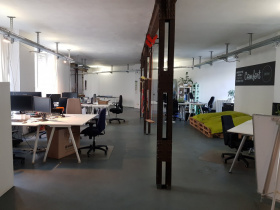 Büroplätze in Coworking-Büro/Loft mit Industrie Charakter!