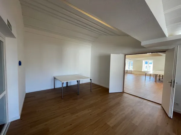 Bürofläche in Bad Tölz (Bad Tölz) – Großzügige Bürofläche mit Balkon und Blick in den Park — Bild 2