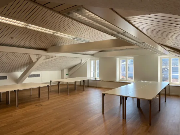 Bürofläche in Bad Tölz (Bad Tölz) – Großzügige Bürofläche mit Balkon und Blick in den Park — Bild 1