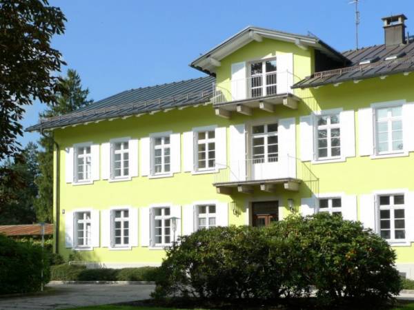 Großzügige Bürofläche mit Balkon und Blick in den Park — Bild 5