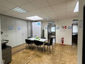 Große Büro- und Praxisflächen in Top Lage