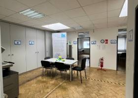 Büro/Praxisfläche