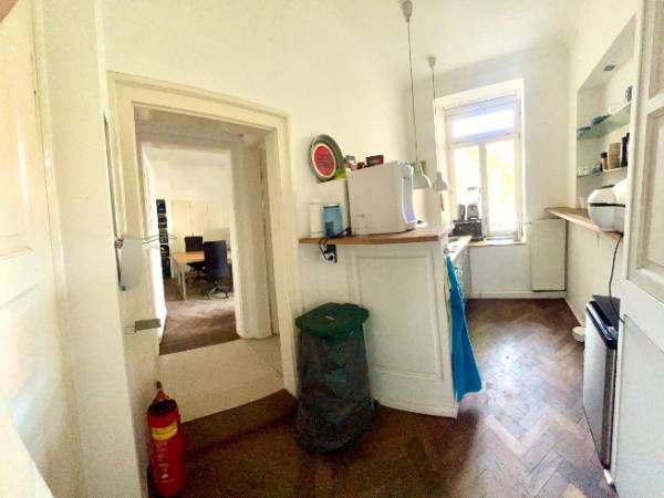 Schreibtischplatz in München (Altstadt-Lehel) – Hundefreundliche Bürogemeinschaft im Altbau-Ladenbüro in — Bild 7