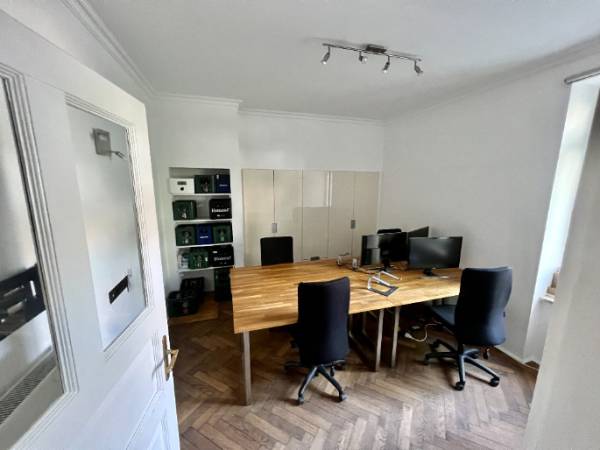 Schreibtischplatz in München (Altstadt-Lehel) – Hundefreundliche Bürogemeinschaft im Altbau-Ladenbüro in — Bild 8