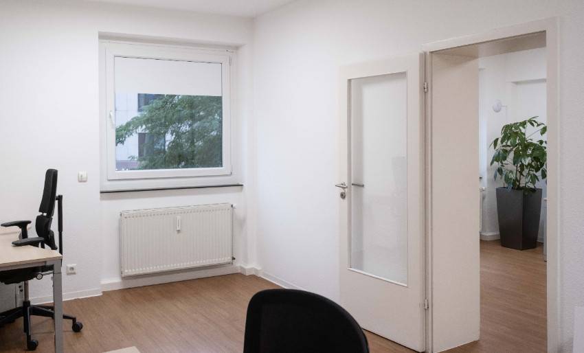 Büroraum + Gemeinschaftsfläche