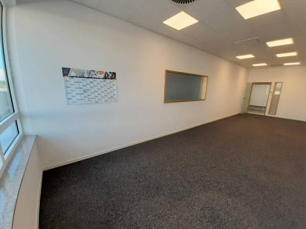 Stylische flexible Büros im Business-Center in Neutraubling — Bild 1