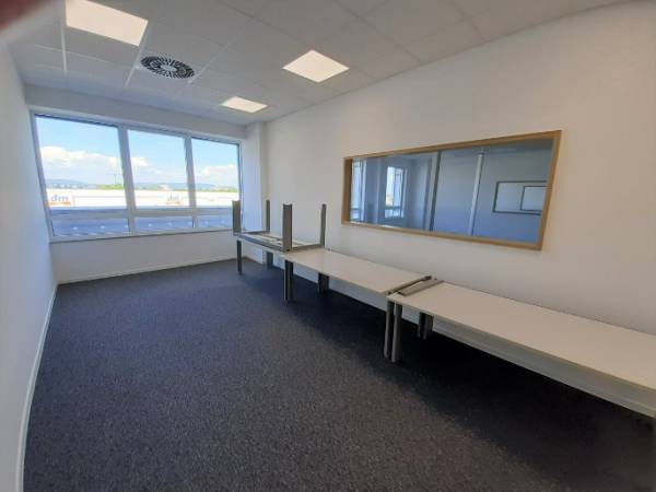 Stylische flexible Büros im Business-Center in Neutraubling — Bild 3
