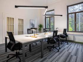 Professionelle Serviced Offices und Coworking in charmantem Altbau