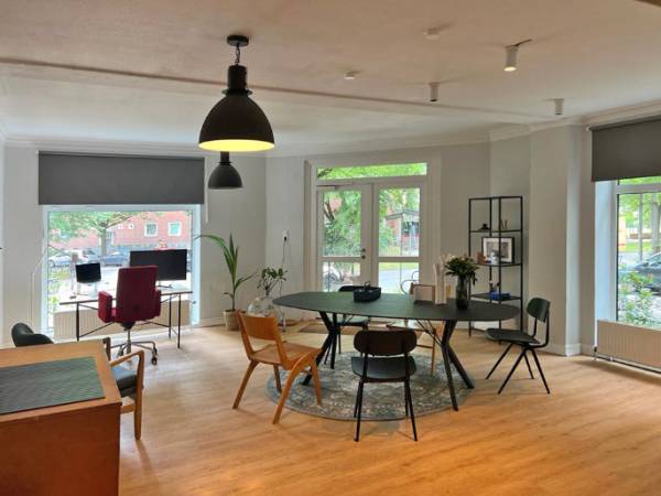 Charmanter Coworking Space in denkmalgeschütztem Gebäude in — Bild 4