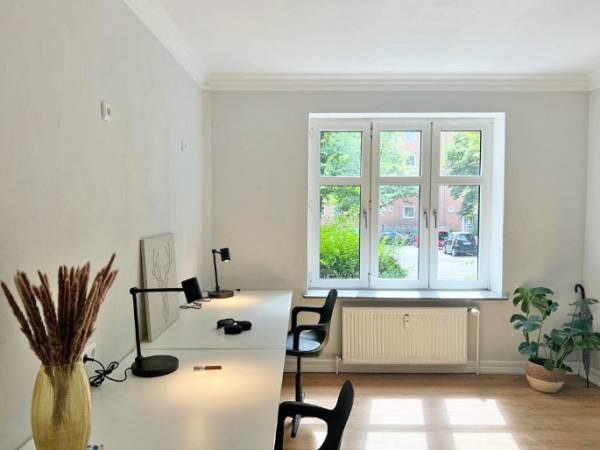 Charmanter Coworking Space in denkmalgeschütztem Gebäude in — Bild 1