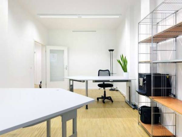 Abschließbares Büro in Berlin (Mitte) – Ruhige, helle Büroräume in Bürogemeinschaft in Berlin-Mitte — Bild 1
