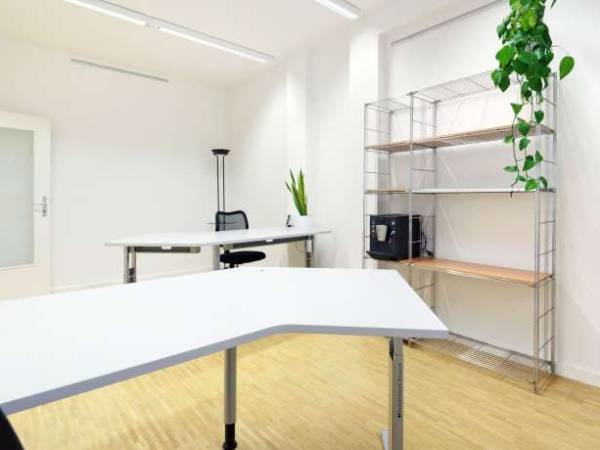 Abschließbares Büro in Berlin (Mitte) – Ruhige, helle Büroräume in Bürogemeinschaft in Berlin-Mitte — Bild 2