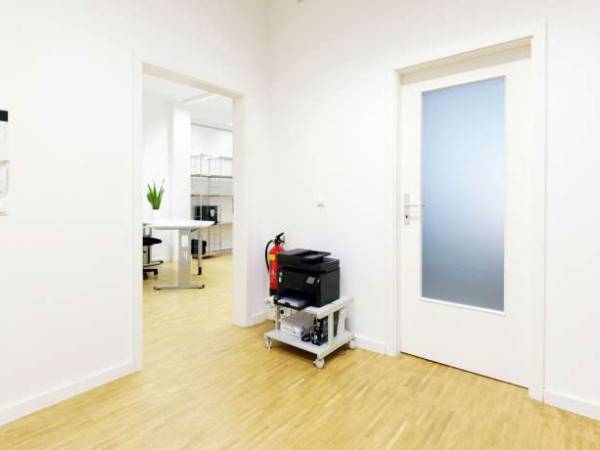 Abschließbares Büro in Berlin (Mitte) – Ruhige, helle Büroräume in Bürogemeinschaft in Berlin-Mitte — Bild 5
