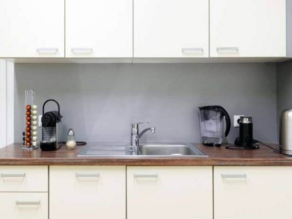 Abschließbares Büro in Berlin (Mitte) – Ruhige, helle Büroräume in Bürogemeinschaft in Berlin-Mitte — Bild 6