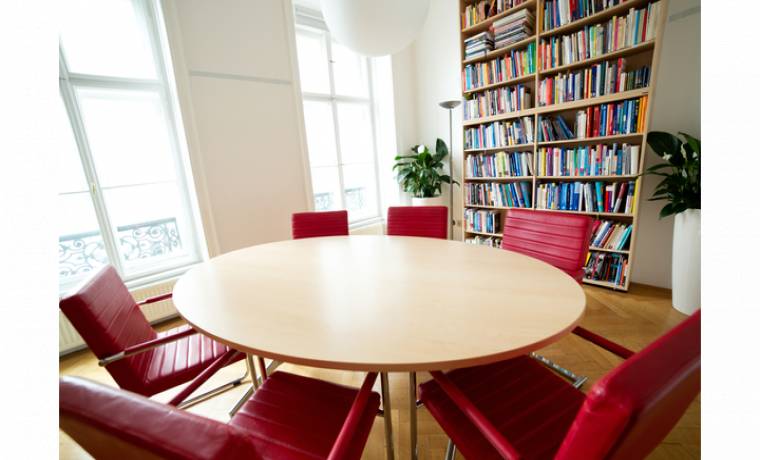 Sonnige Bürogemeinschaft im Altbau in Wien, Innere Stadt