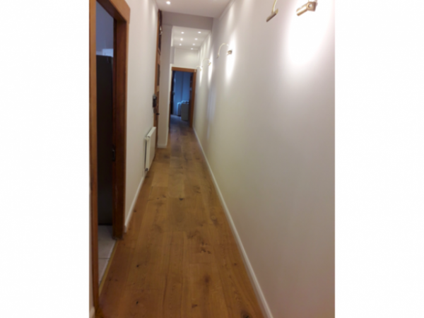 Heller, großer Büroraum in Altbau-Bürogemeinschaft in — Bild 4