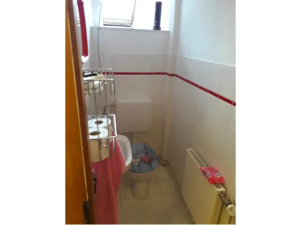 Abschließbares Büro in Krefeld (Stadtmitte) – Heller Büroraum im renovierten Altbau in Krefeld-Stadtmitte — Bild 5