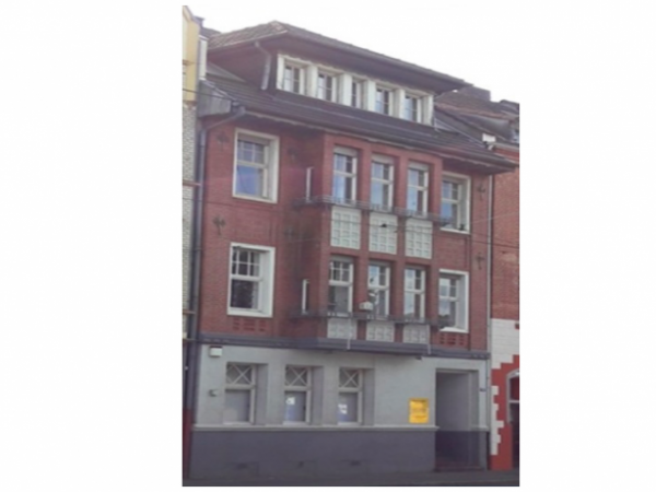 Heller, großer Büroraum in Altbau-Bürogemeinschaft in — Bild 3