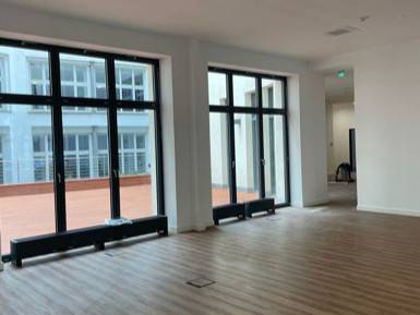Schreibtischplatz in Berlin (Mitte) – Neue Bürogemeinschaft in Berlin-Mitte mit entspannter Atmosphäre — Bild 1