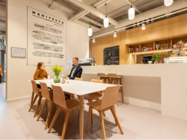 Stilvolle Designerbüros & Coworking im Art-déco-Gebäude in — Bild 2