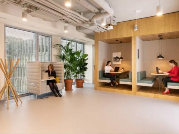 Stilvolle Designerbüros & Coworking im Art-déco-Gebäude in — Bild 3
