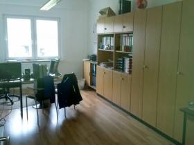 Schönes, ruhiges Büro mit guter Anbindung