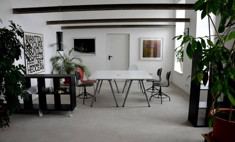 Freie Arbeitsplätze in einem neu renovierter Co-Working Space zu vermieten