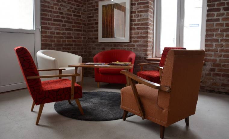 Freie Arbeitsplätze in einem neu renovierter Co-Working Space zu vermieten