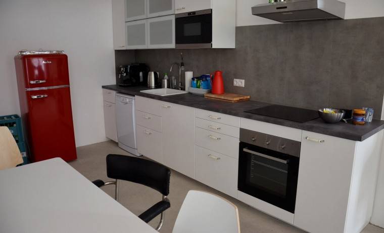 Freie Arbeitsplätze in einem neu renovierter Co-Working Space zu vermieten