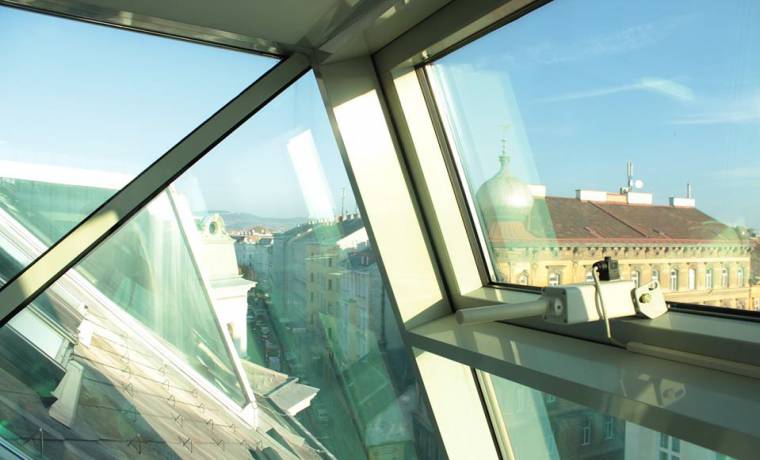 Kreative Bürogemeinschaft im Dachgeschoss in Wien-Alsergrund