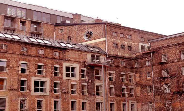 Arbeitsplatz in Kunstambiente mit Terrassenzugang in Wien