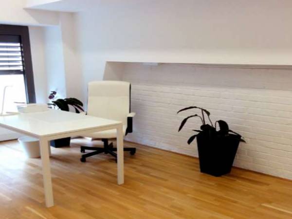 Arbeitsplatz in Kunstambiente mit Terrassenzugang in Wien — Bild 2