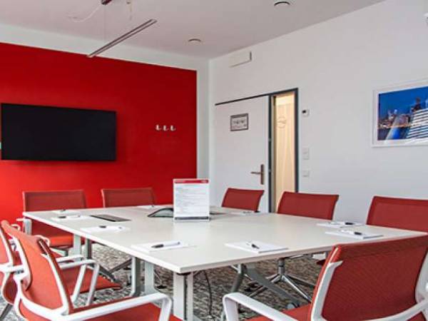 Attraktives Business Center mit hellen Büros in — Bild 4