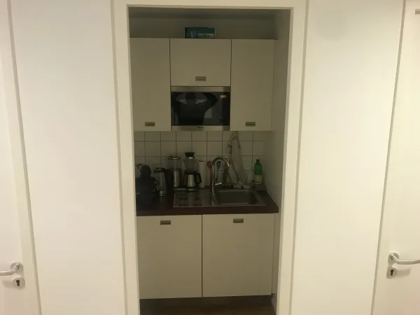 Schreibtischplatz in Frankfurt am Main (Innenstadt) – Moderne Bürogemeinschaft in zentraler Lage in Frankfurt-Innenstadt — Bild 7