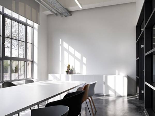 Helle, frisch renovierte Bürogemeinschaft in Düsseldorf-Lierenfeld — Bild 3