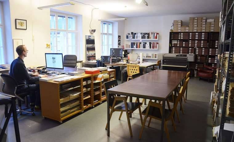 Sonniges Büro mit Loftcharakter