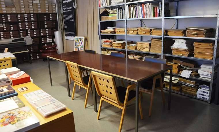 Sonniges Büro mit Loftcharakter